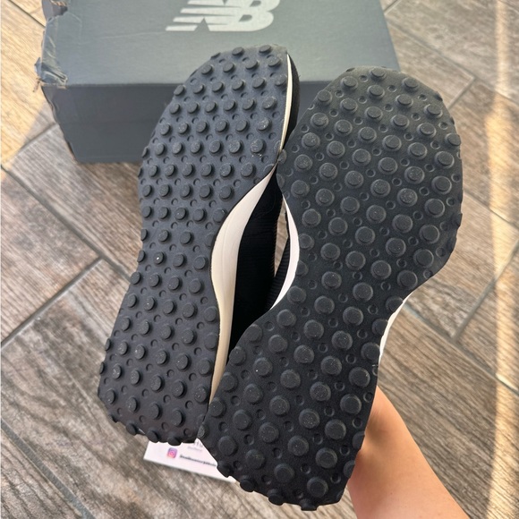 Brand New New Balance 327GS Big Kids Shoes - Picture 6 of 9